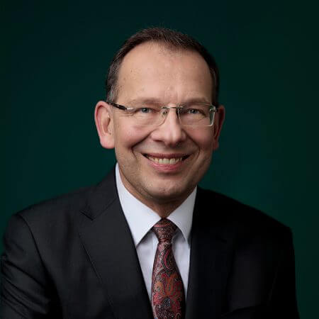 Portrait of Lutz Tilker, consultant at Eric Salmon & Partners