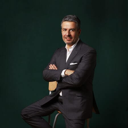 Portrait of Dimitri Tsamados, consultant at Eric Salmon & Partners
